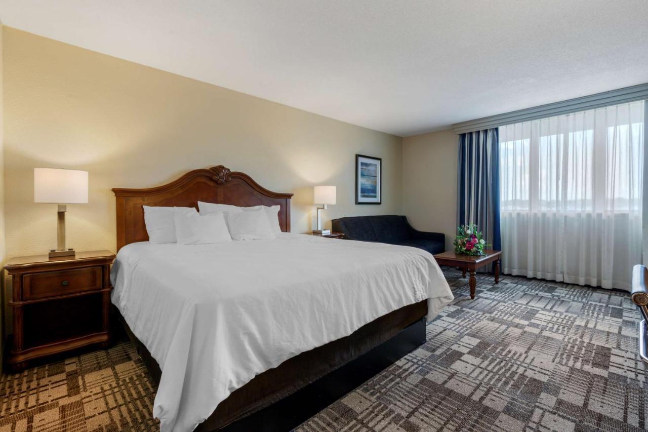 Best Western Plus Dubuque Hotel&Conference Center Exterior foto