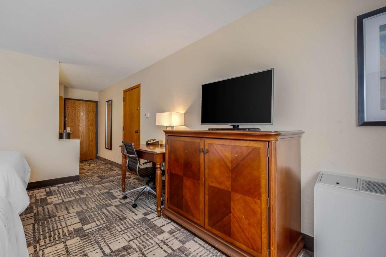 Best Western Plus Dubuque Hotel&Conference Center Exterior foto