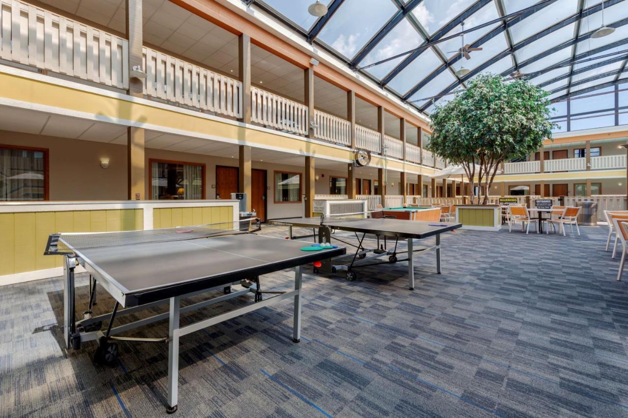 Best Western Plus Dubuque Hotel&Conference Center Exterior foto