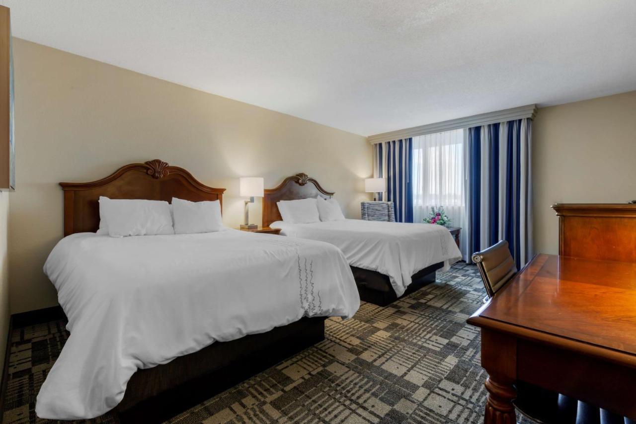 Best Western Plus Dubuque Hotel&Conference Center Exterior foto