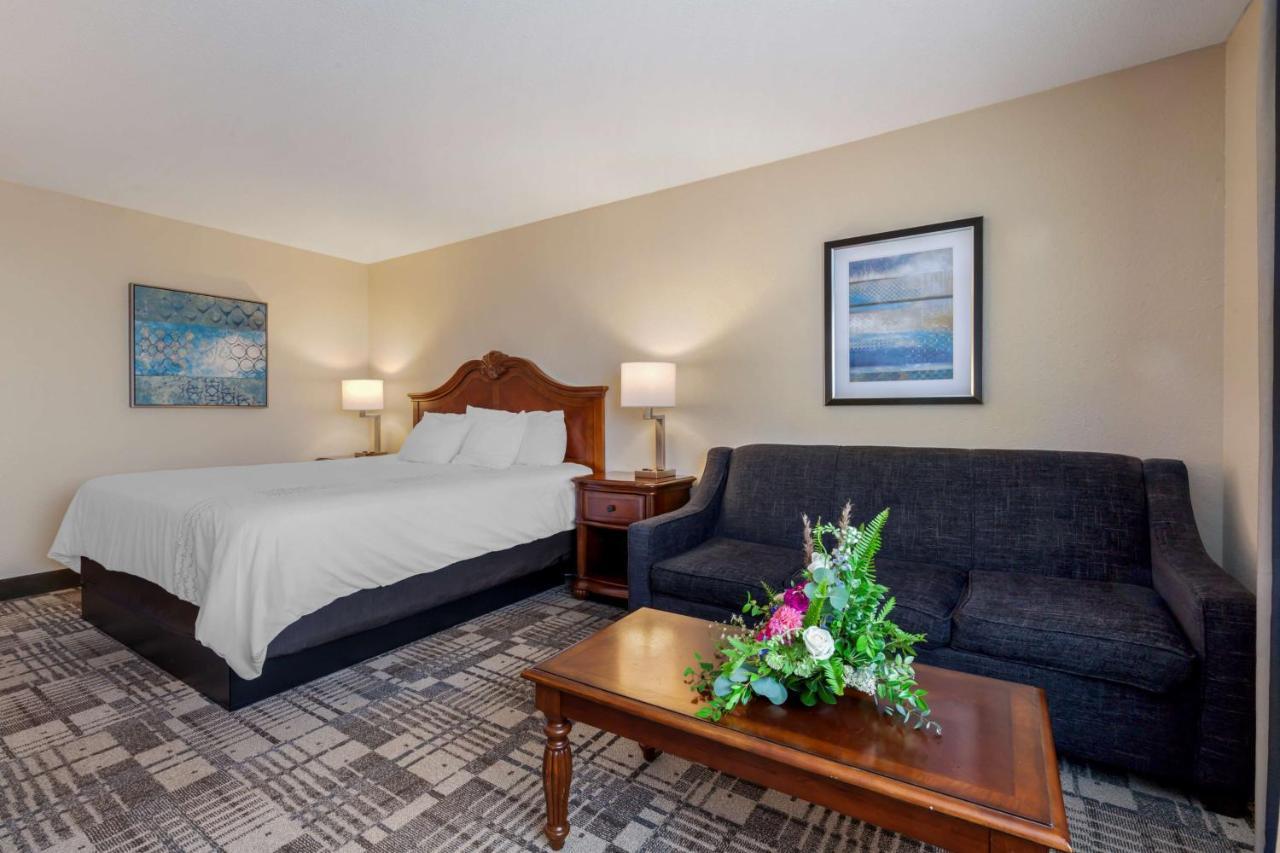 Best Western Plus Dubuque Hotel&Conference Center Exterior foto