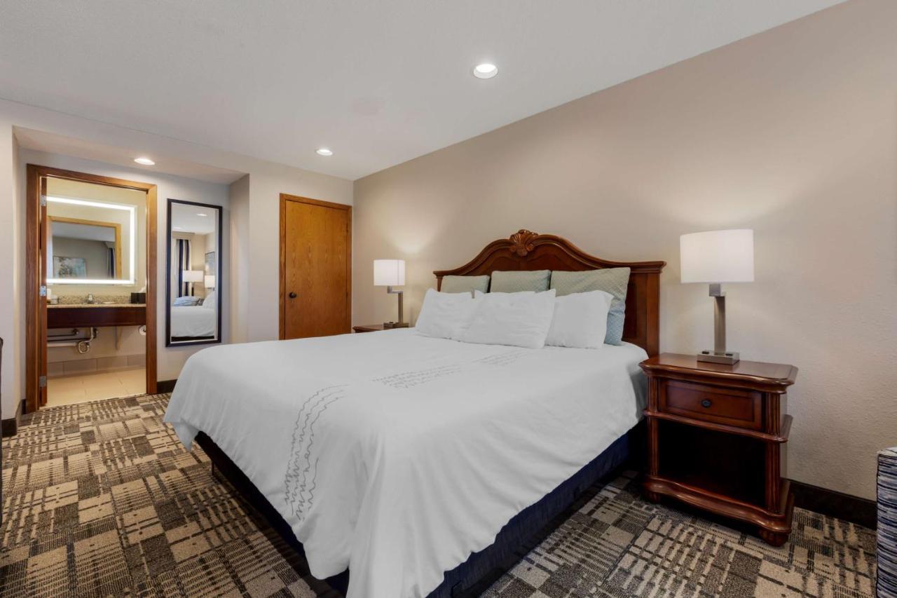 Best Western Plus Dubuque Hotel&Conference Center Exterior foto