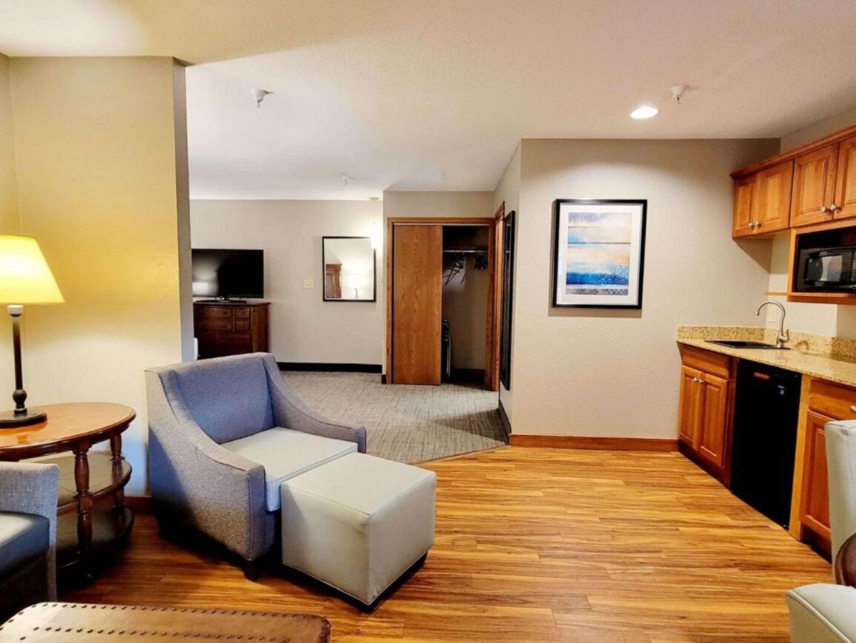 Best Western Plus Dubuque Hotel&Conference Center Exterior foto