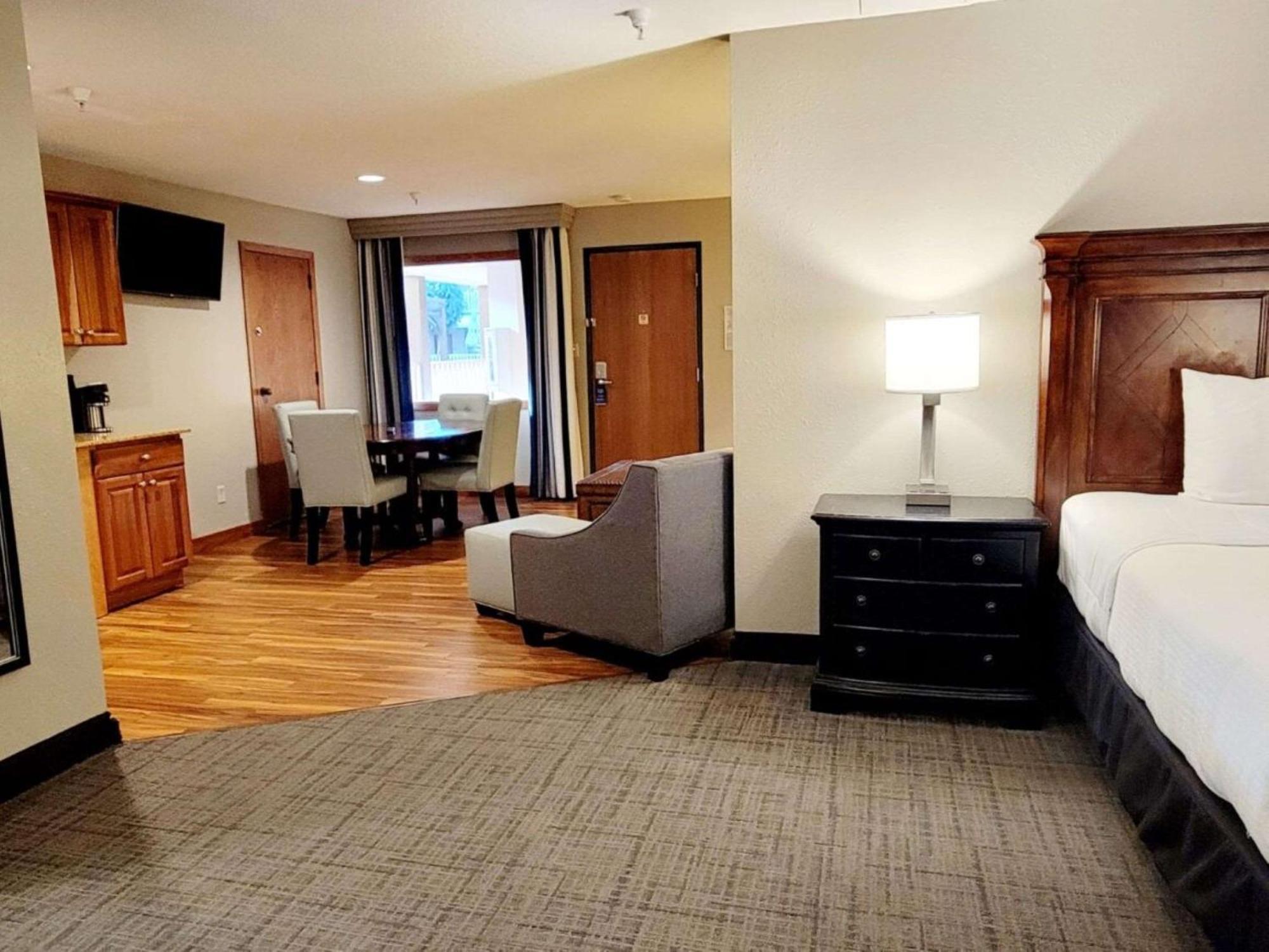 Best Western Plus Dubuque Hotel&Conference Center Exterior foto